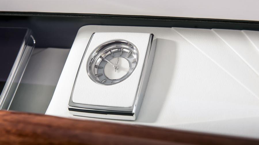 Детали интерьера Rolls-Royce Phantom 2017 года  (WW) (фото 46 из 75)